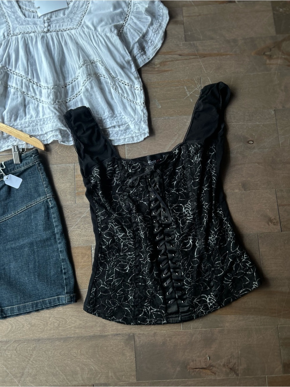 Black Lace-Accent Corset Tank Top - Women's